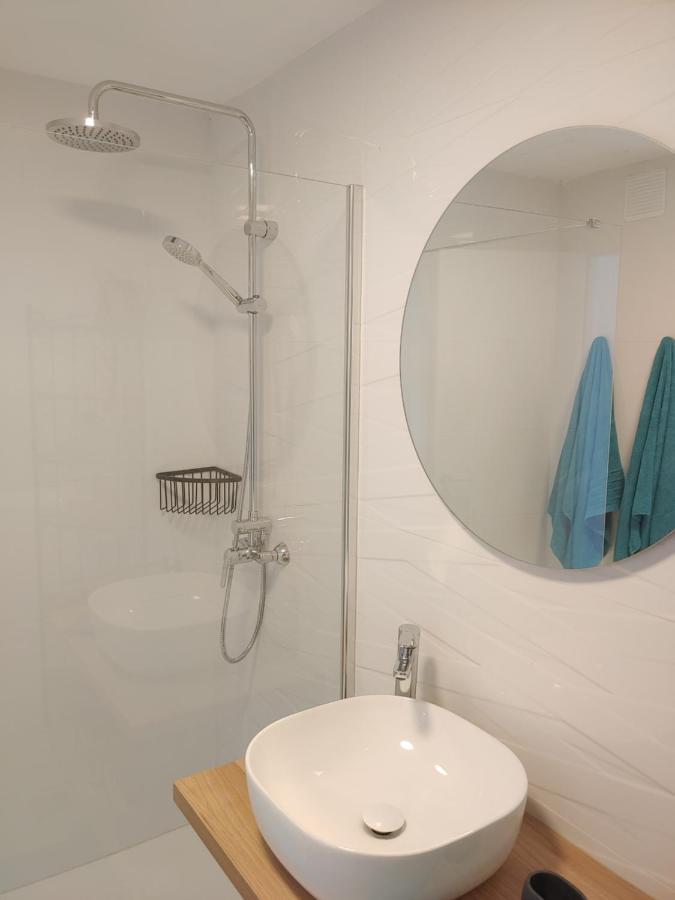 Apartment Namaste- Amazing Sea View & Infinity Pool - Good Wifi - Smart Tv-Residence Senator 科斯塔特吉塞 外观 照片